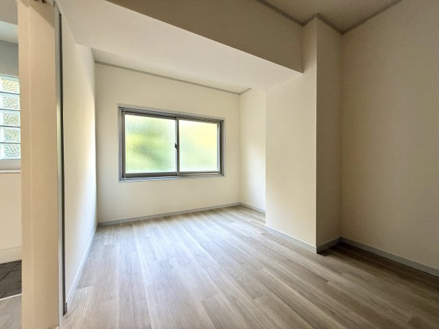 コーポ木ヶ崎の洋室