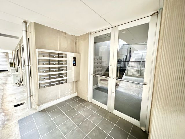山王町マンションのロビー