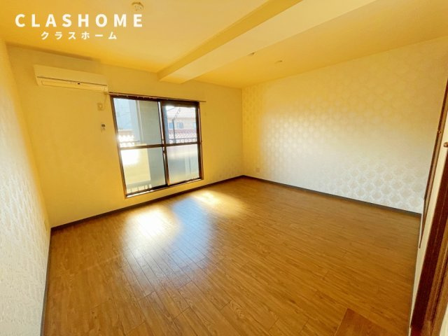 オーエムビル　　　刈谷市近郊の賃貸はクラスホームの居間・リビング|同物件の別部屋になります。