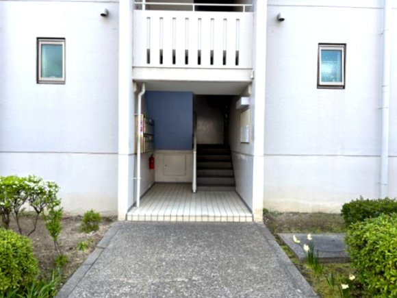 建物の入り口です。