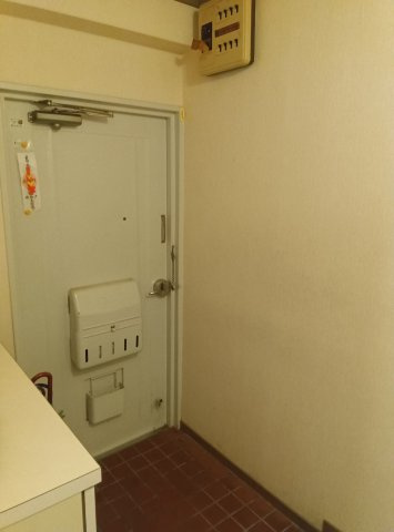 ハイム北鈴蘭の玄関