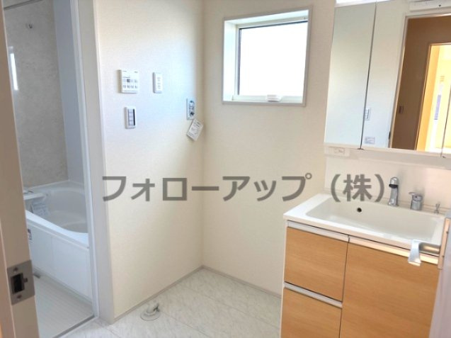 リーブルガーデン赤穂市板屋町2期の独立洗面台|独立洗面台で身支度をすべて済ませてしまいましょう