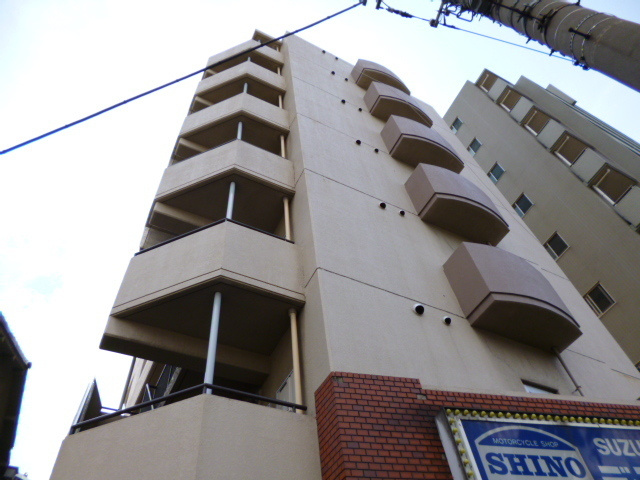 バロール中十条の外観|鉄筋コンクリート造7階建て！