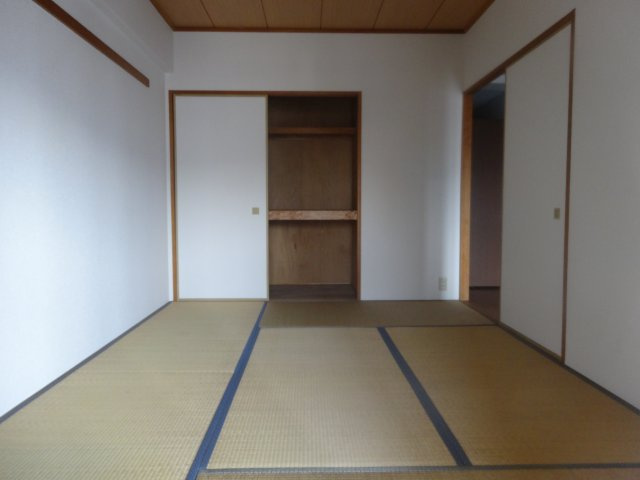 オリエントハイツ二日市Ⅱの和室|ゆったりとくつろげる和室です