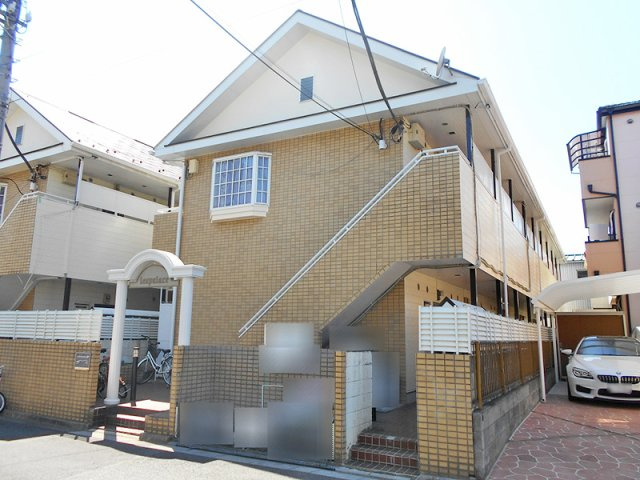 レオパレスブルーリバーの外観