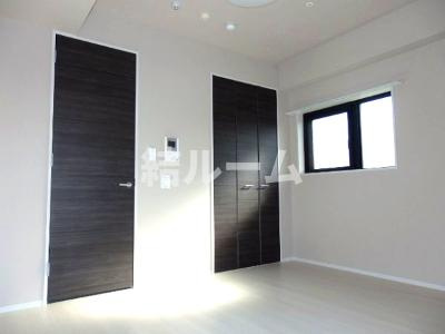 新宿区大久保１丁目の賃貸マンションの居間・リビング
