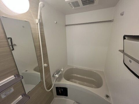 ジーメゾン埼玉本郷町プリミアの浴室