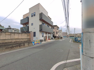【前面道路含む現地写真】