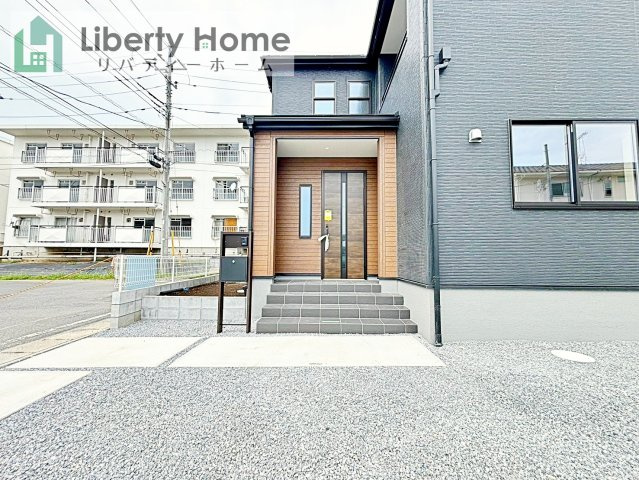 古河市三和　新築戸建　1号棟のエントランス
