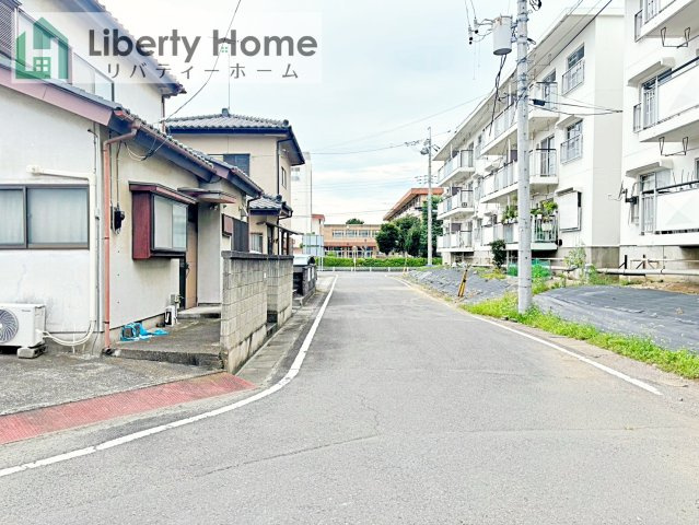 古河市三和　新築戸建　1号棟の前面道路含む現地写真