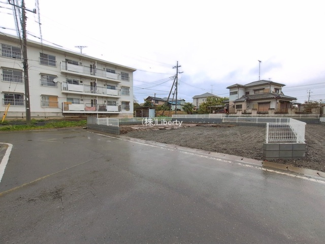 古河市三和　新築戸建　1号棟の前面道路含む現地写真