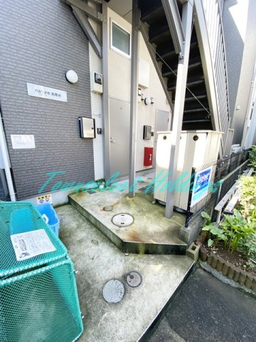 藤沢市湘南台３丁目のアパートのエントランス
