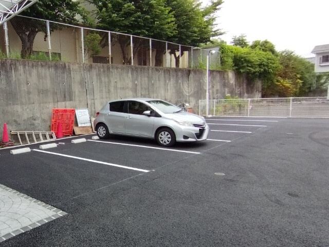 Shalom芦池の駐車場