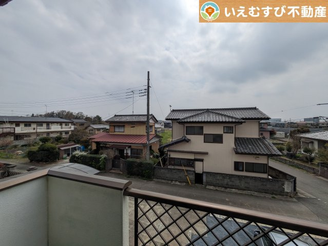 行田市若小玉　中古戸建の展望|高い建物が無く開放感のある展望
バルコニーからの展望も開けていて閑静な住宅地が望めます。日当りも良いですね♪