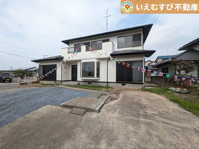 行田市若小玉　中古戸建の庭|ガーデニングが楽しめそう
季節の草花で彩りを！ガーデニングで緑あふれる景色を作るのも楽しみ♪