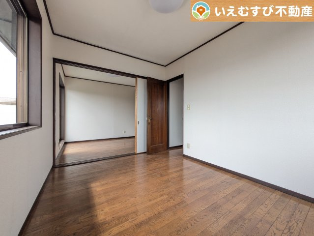 行田市若小玉　中古戸建の洋室