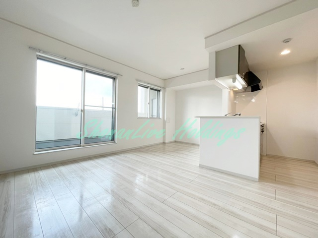 大和市中央６丁目のアパートの居間・リビング