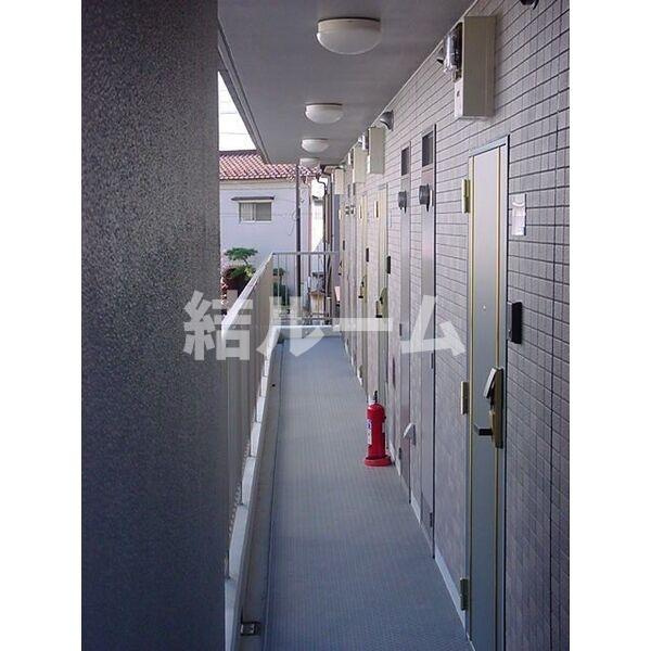 板橋区三園１丁目のアパートのロビー