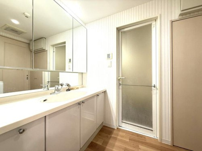 【独立洗面台】 | ライオンズマンション湘南台ガーデンシティ | 朝の身支度には欠かせない独立洗面化粧台