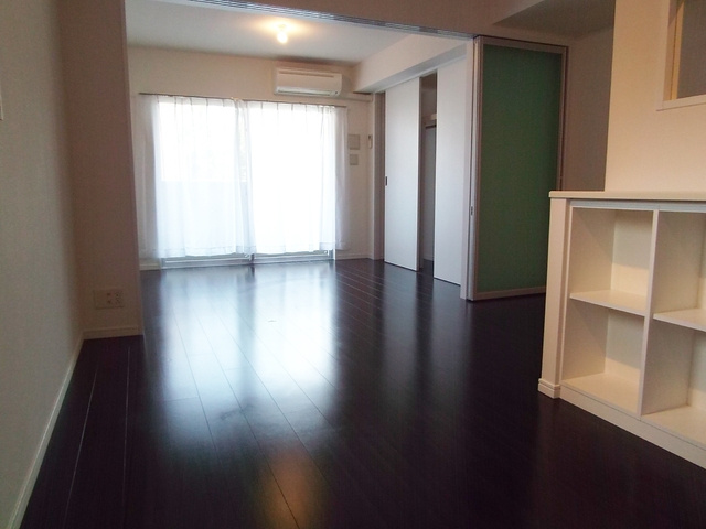 パークキューブ西ヶ原ステージの寝室|ちょっとした収納が多いですね☆