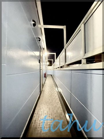 中野区江原町１丁目のアパートの玄関