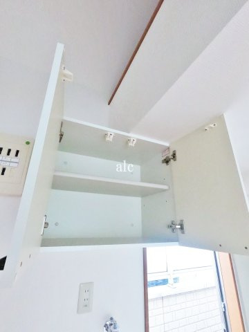 中野区江原町１丁目のアパートの収納