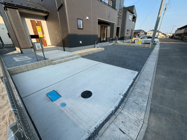 ひたちなか市田彦10期　新築戸建の駐車場|駐車は3台可能です♪