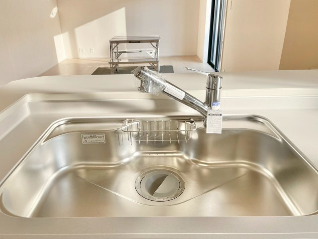 ひたちなか市田彦10期　新築戸建のキッチン|浄水器一体型の水栓です♪