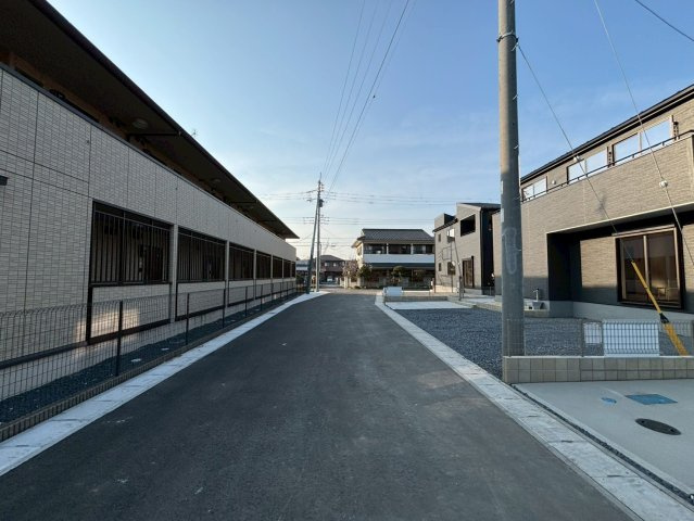 ひたちなか市田彦10期　新築戸建の前面道路含む現地写真