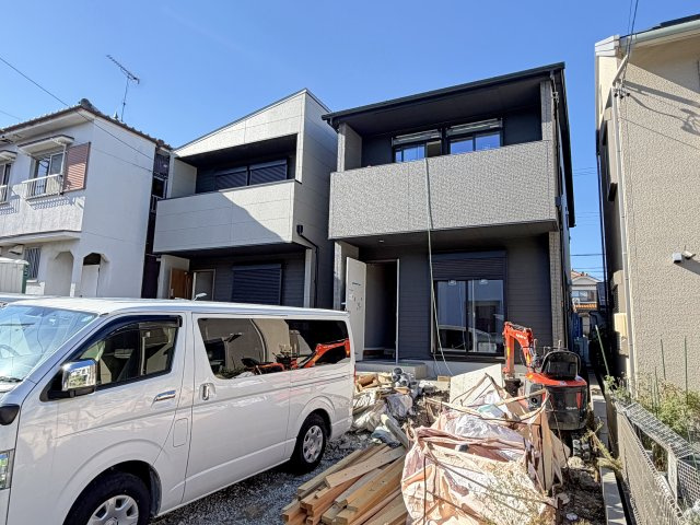 【春日井市月見町Ⅱ 2号棟】小学校4分/LDK20帖超の前面道路含む現地写真|現地（2026.9中旬）撮影　現況：上棟工事中