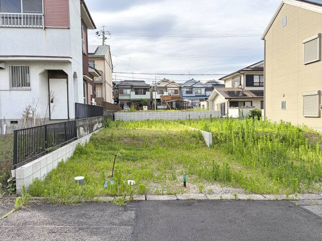 【春日井市月見町Ⅱ 1号棟】東南向き/小学校4分の前面道路含む現地写真|現地（2026.6下旬）撮影　現況：更地