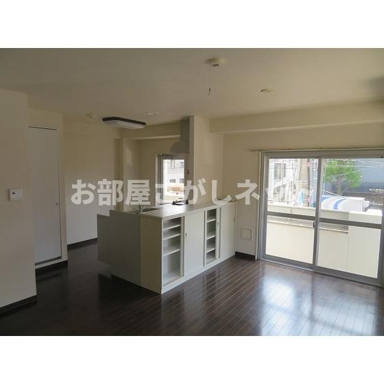 いずみマンションの居間・リビング