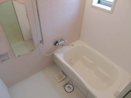 熊本市東区江津２丁目のアパートの浴室