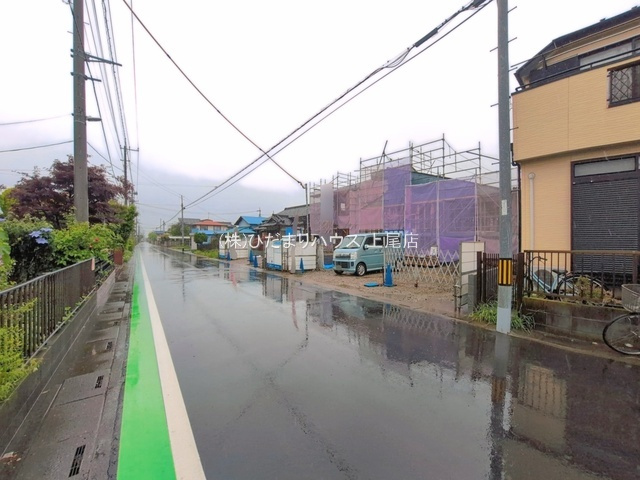 西区二ツ宮②　新築戸建　リーブル01の前面道路含む現地写真