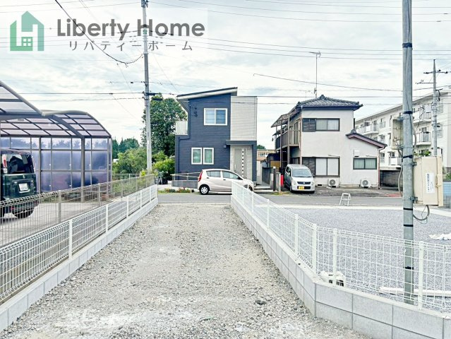 古河市三和　新築戸建　2号棟の前面道路含む現地写真