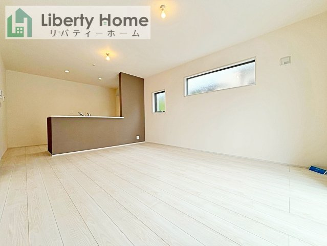 古河市三和　新築戸建　2号棟の居間・リビング