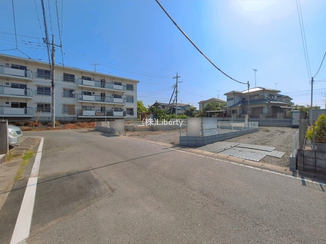 古河市三和　新築戸建　2号棟の前面道路含む現地写真