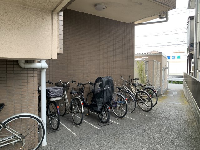 エステート川口のその他共用部分|駐輪場