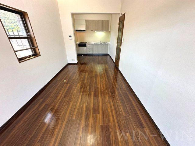 プリマベールの居間・リビング|イメージ（同建物内別部屋の写真です）