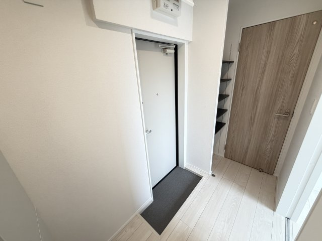 Fiorito六実の玄関