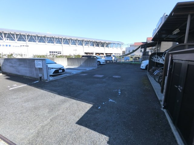 【駐車場】