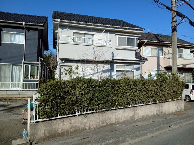 東松山市大字石橋中古戸建の前面道路含む現地写真