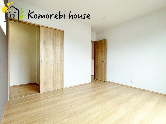 伊奈町寿　新築一戸建て　タマタウン　01の洋室|明るい洋室です