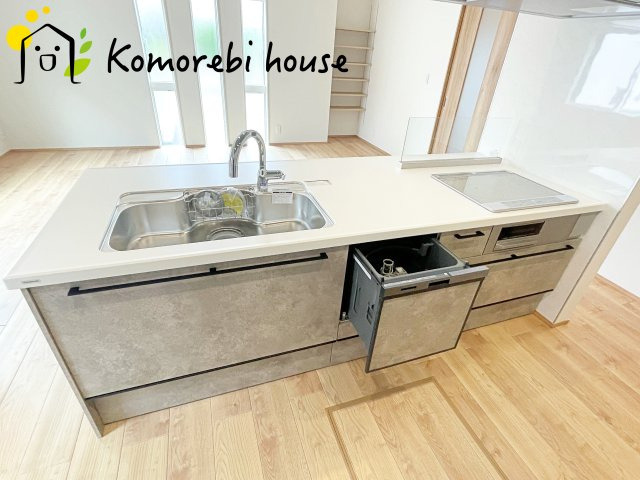 伊奈町寿　新築一戸建て　タマタウン　01のキッチン|コンパクトなキッチンで掃除もラクラク