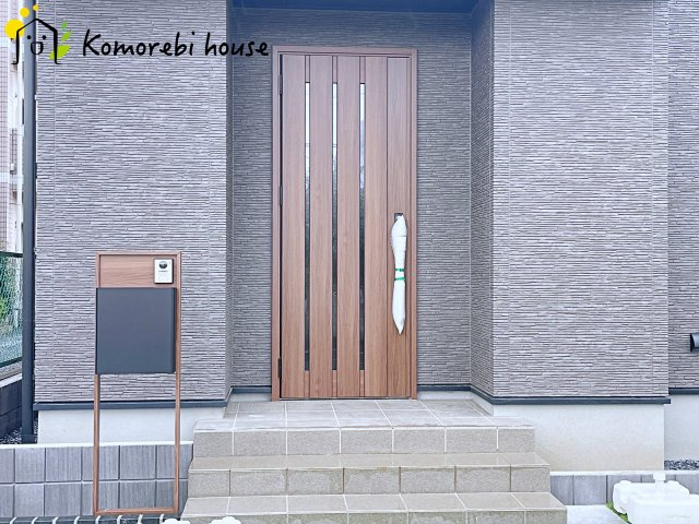 伊奈町寿　新築一戸建て　タマタウン　01の玄関|玄関です