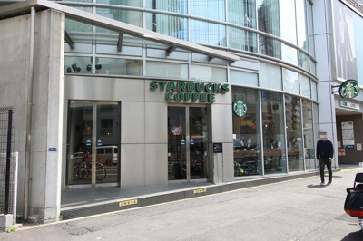 【エントランス】 | カルム原宿 | スターバックスコーヒ…まで500m 