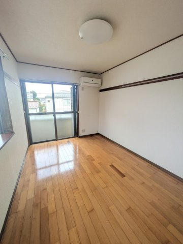 ポナール若松の居間・リビング