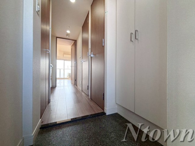 【玄関】 | プレサンス大須観音 | 収納もある玄関です