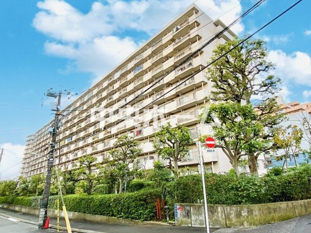 ゾンネンハイム北砂の外観|総戸数364戸のビッグコミュニティ。ペットの飼育可能マンションです。都営新宿線「西大島駅」徒歩10分のロケーション。