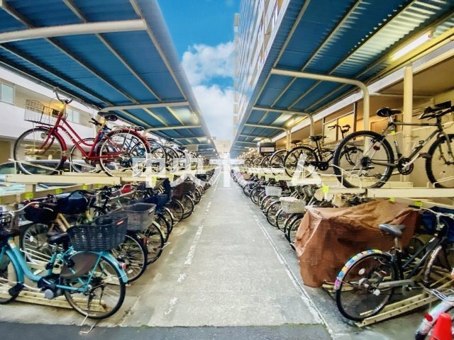 ゾンネンハイム北砂の駐輪場|【自転車置き場】最新の空き状況や費用などの詳細は担当スタッフまでお問い合わせください。